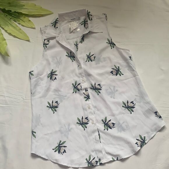 ⭐️NWT ricki’s sleeveless collared button front blouse⭐️ - Picture 4 of 8